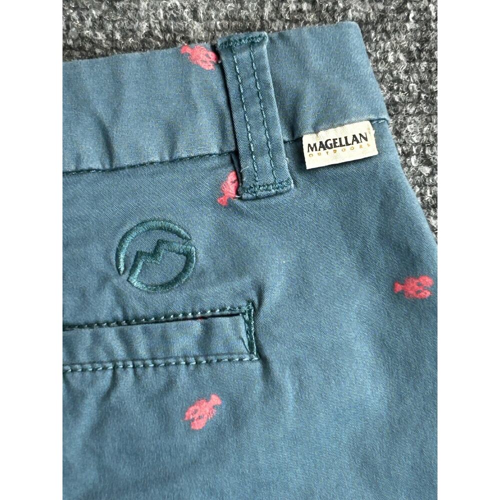 Magellan Outdoors Women's Lobster Print Chino Shorts Size 10 Blue Pink - Picture 4 of 7